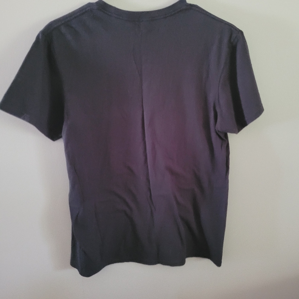 🔥$5 if bundled🔥 Mickey Mouse shirt Med - Picture 3 of 3
